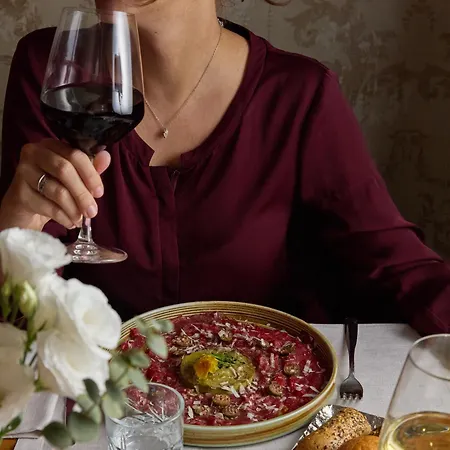 Hotel Apollo Boutique 4*