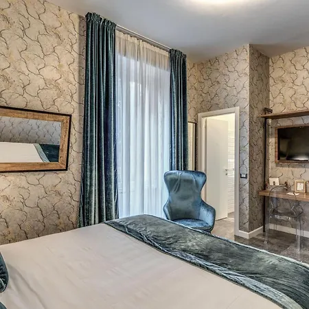 Hotel Apollo Boutique 4*