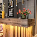 Apollo Boutique