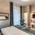 Apollo Boutique 4*